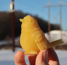 Load image into Gallery viewer, Beeswax Sparrow Candle