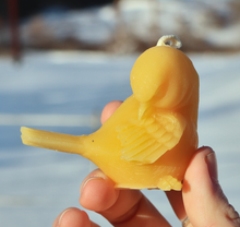 Load image into Gallery viewer, Beeswax Sparrow Candle